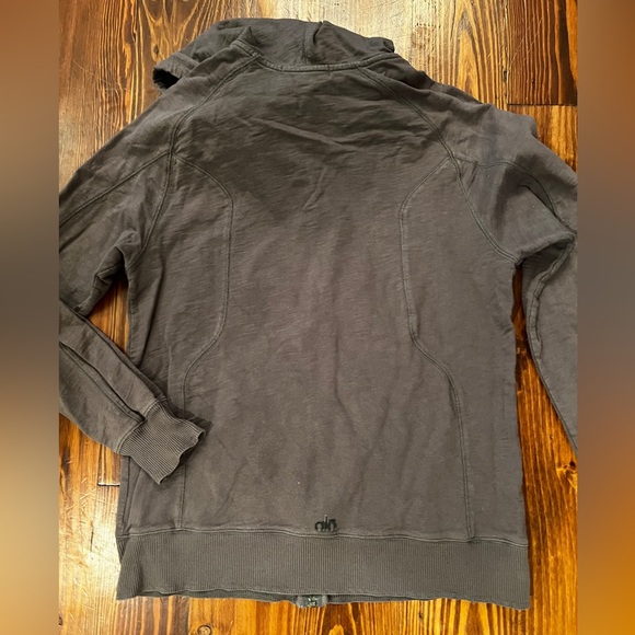 ALO YOGA Grey Zip Up Hoodie Sweatshirt Leather Zipper Pull - Picture 6 of 6